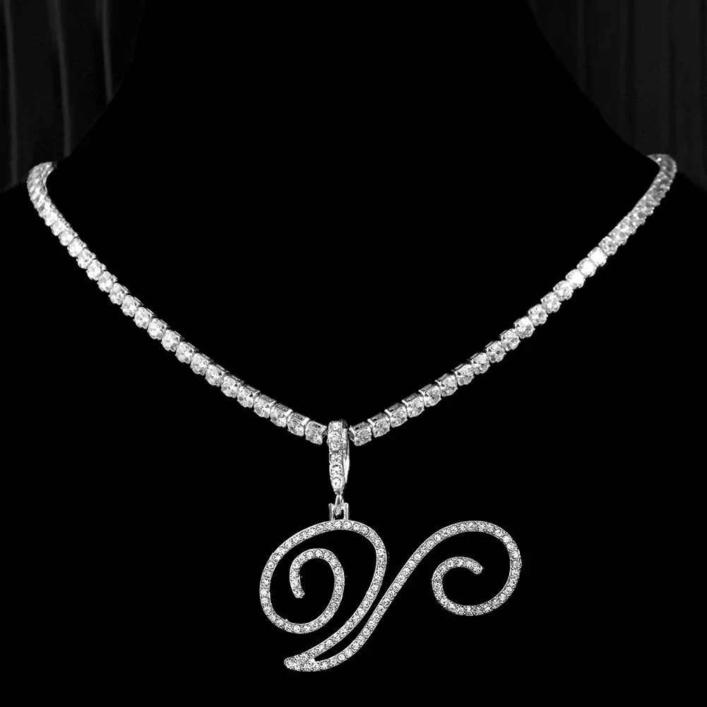 Collar con colgante de inicial y strass - letra 