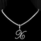Collar con colgante de inicial y strass - letra 