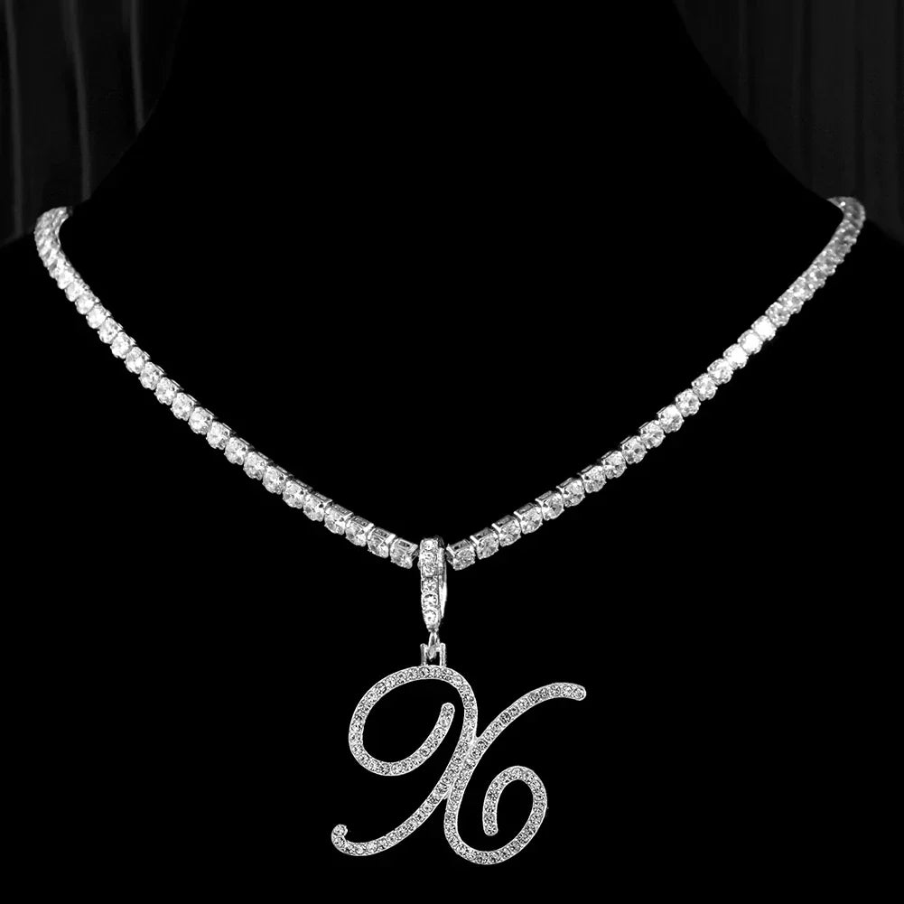 Collar con colgante de inicial y strass - letra 
