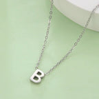 Collier avec pendentif initiale - lettre