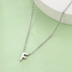 Collier avec pendentif initiale - lettre