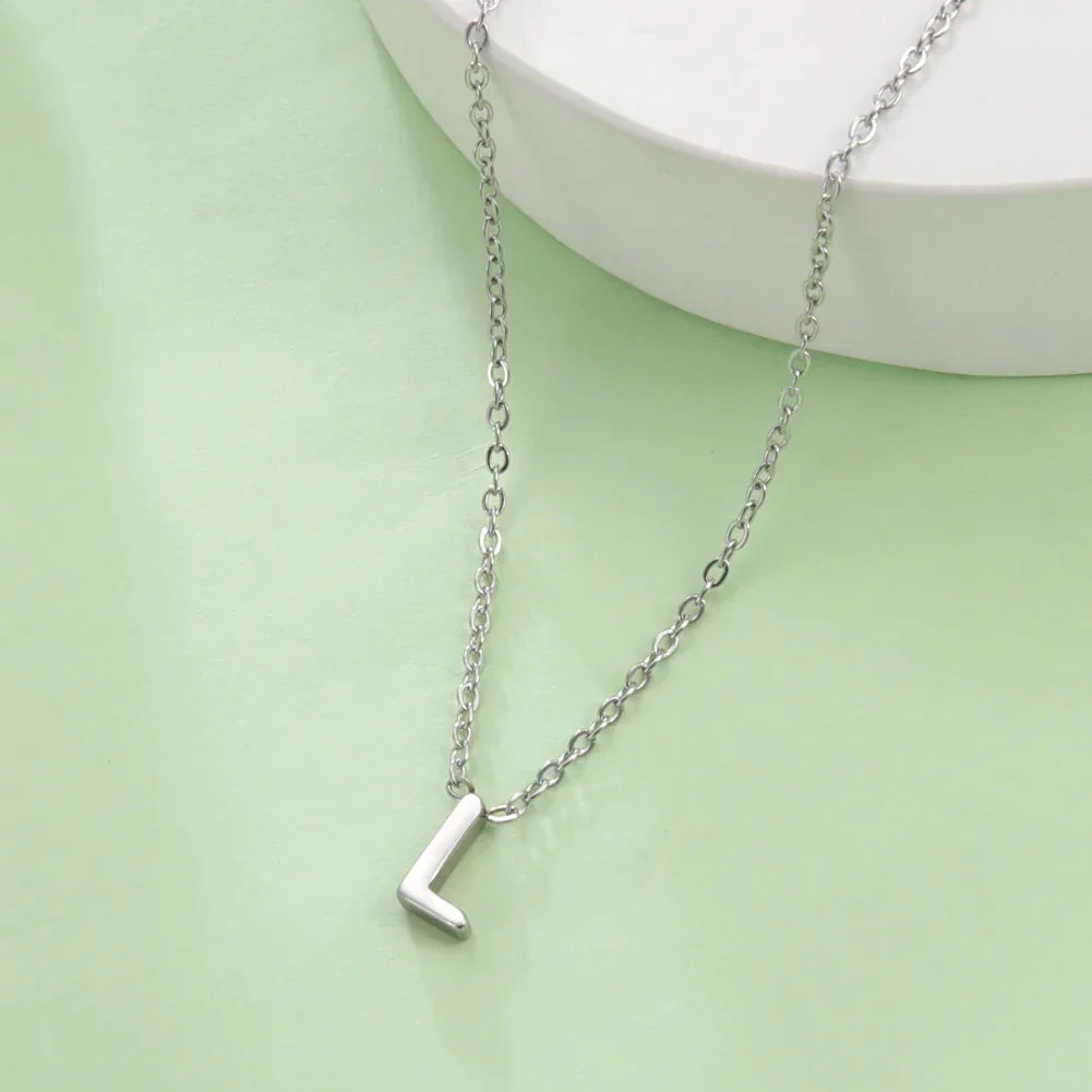 Collier avec pendentif initiale - lettre