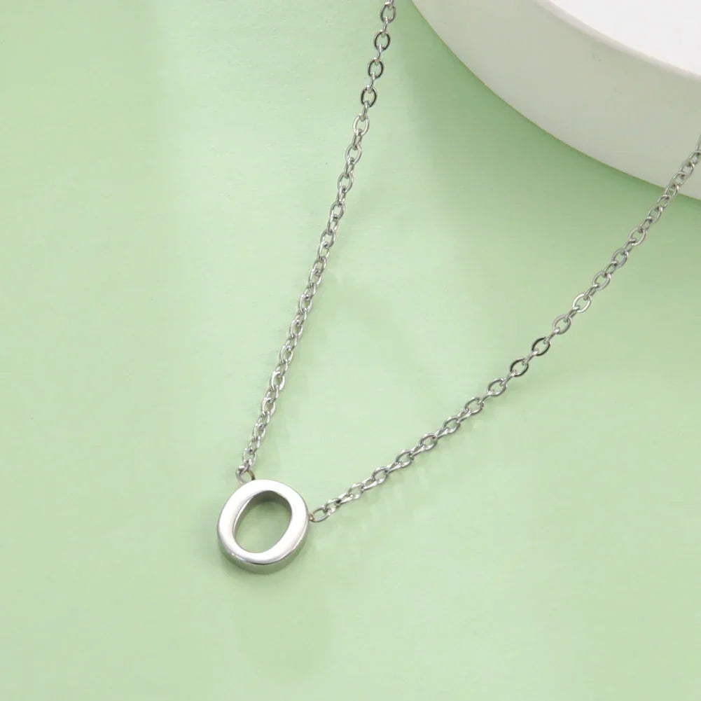 Collier avec pendentif initiale - lettre
