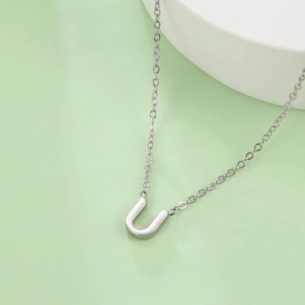 Collier avec pendentif initiale - lettre