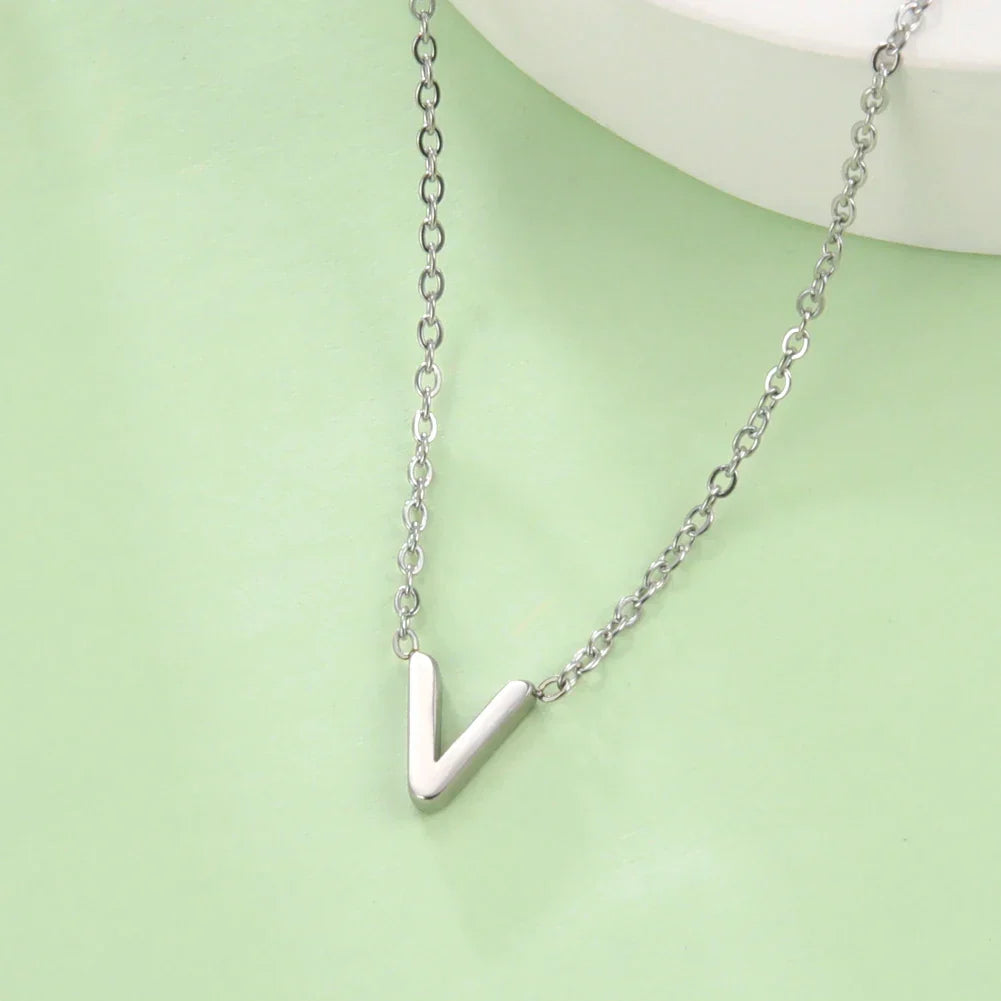 Collier avec pendentif initiale - lettre