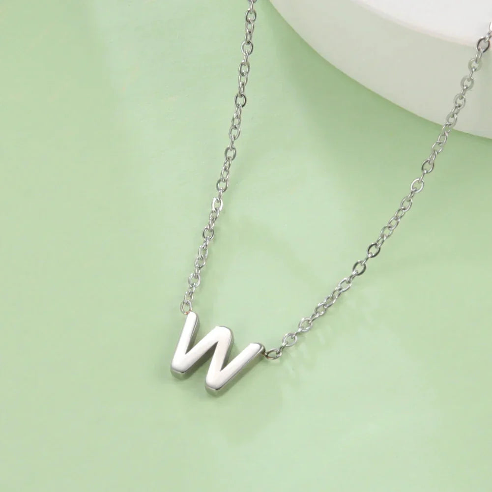 Collier avec pendentif initiale - lettre