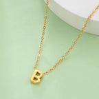 Collier avec pendentif initiale - lettre