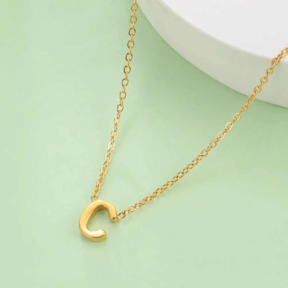 Collier avec pendentif initiale - lettre