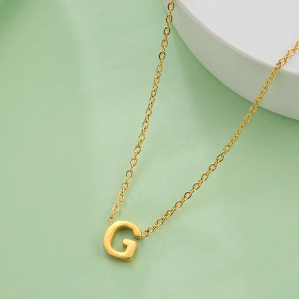 Collier avec pendentif initiale - lettre