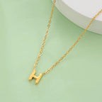 Collier avec pendentif initiale - lettre