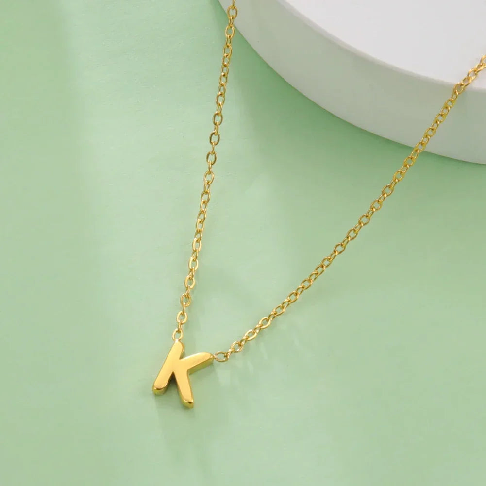 Collier avec pendentif initiale - lettre