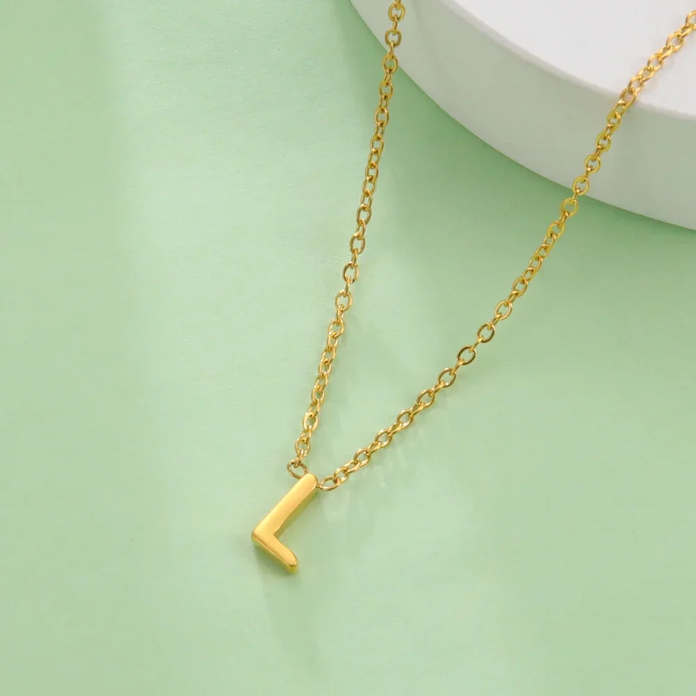 Collier avec pendentif initiale - lettre