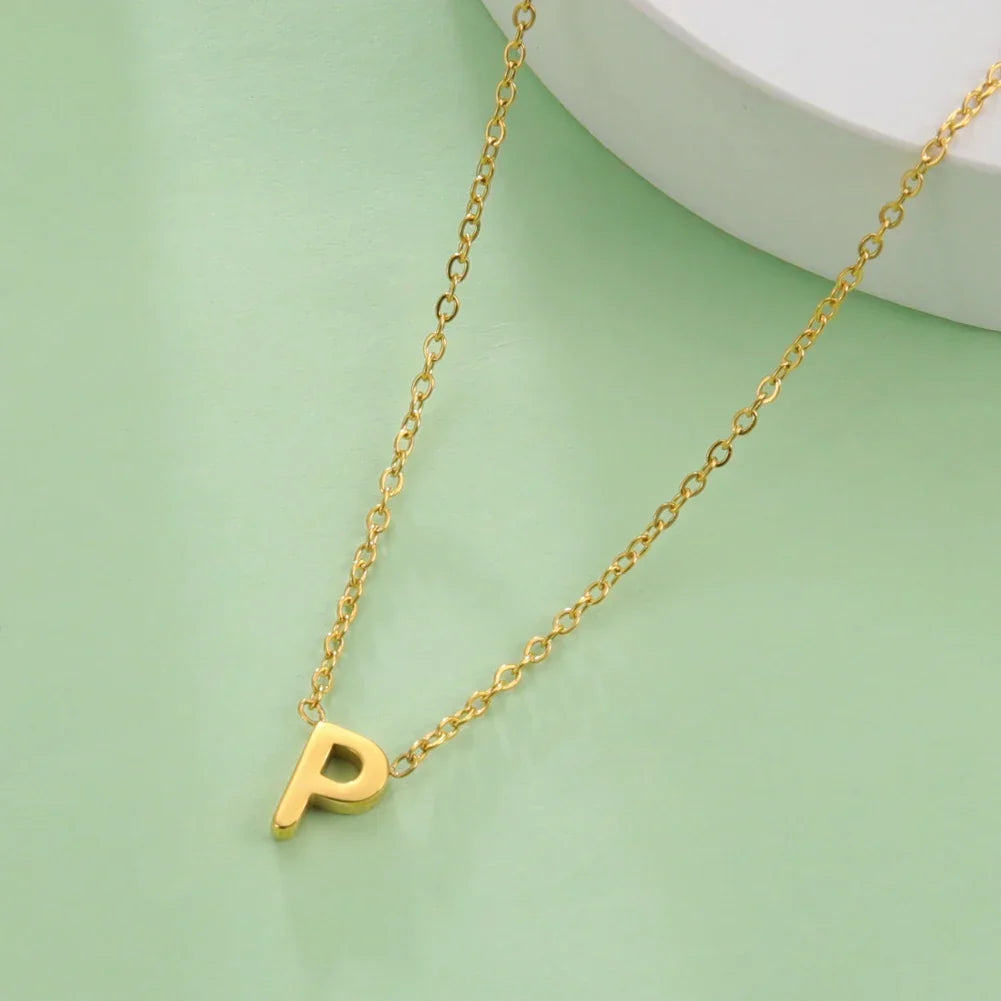 Collier avec pendentif initiale - lettre