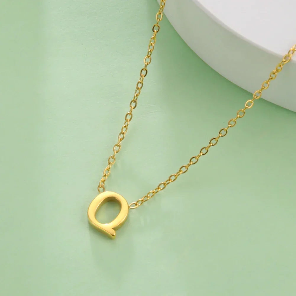Collier avec pendentif initiale - lettre