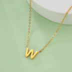Collier avec pendentif initiale - lettre