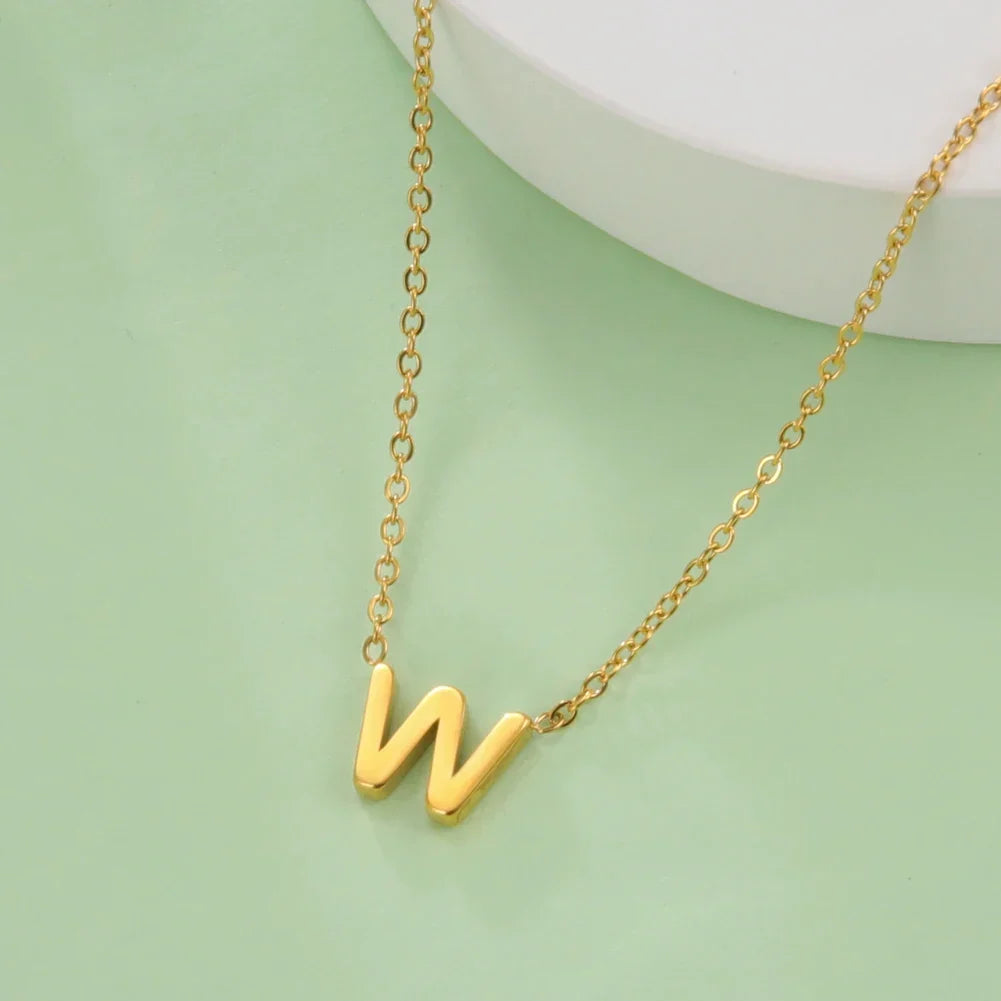 Collier avec pendentif initiale - lettre
