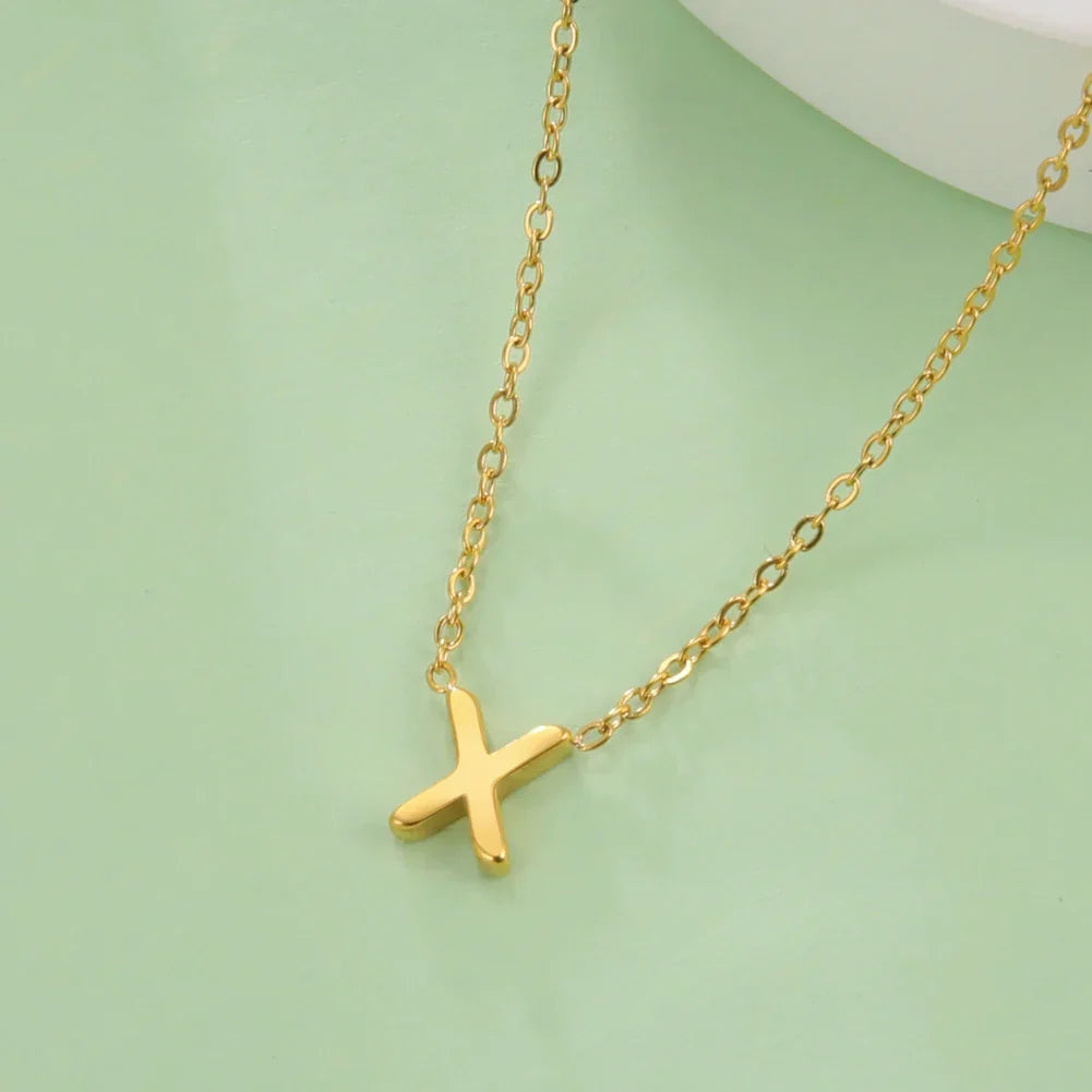 Collier avec pendentif initiale - lettre
