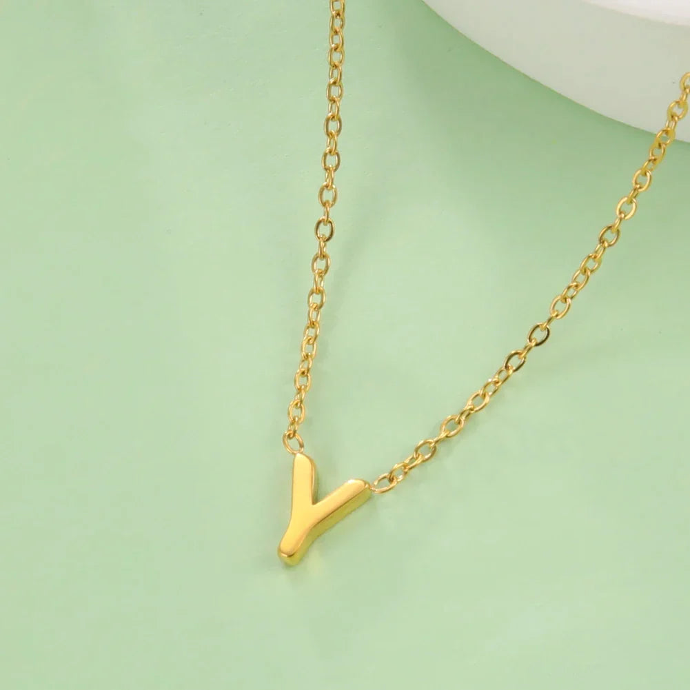 Collier avec pendentif initiale - lettre