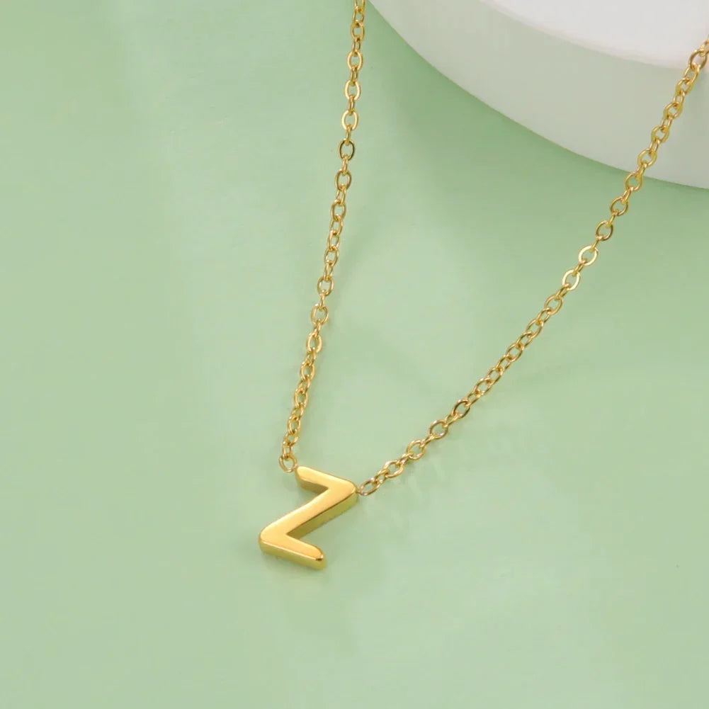 Collier avec pendentif initiale - lettre