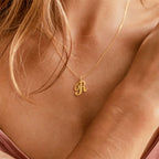 Collier avec pendentif initiale pour femme r
