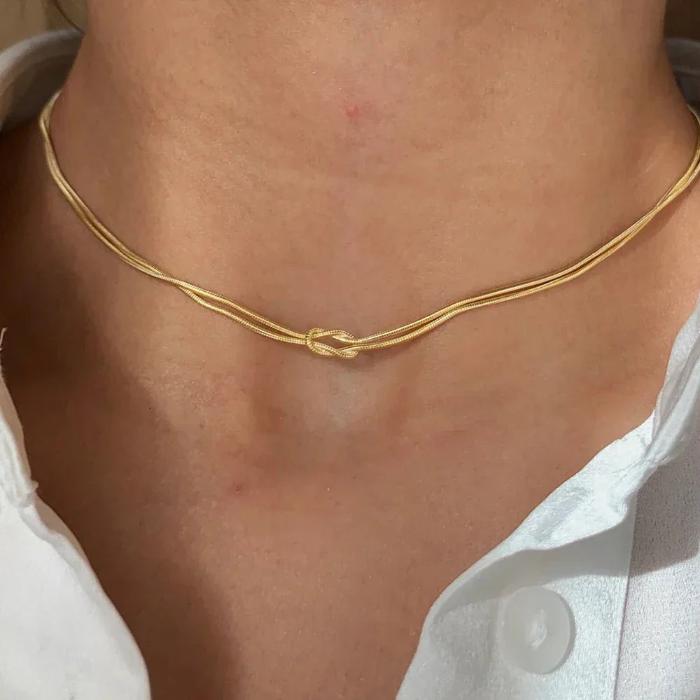 Collier avec Pendentif Noeud Minimaliste or