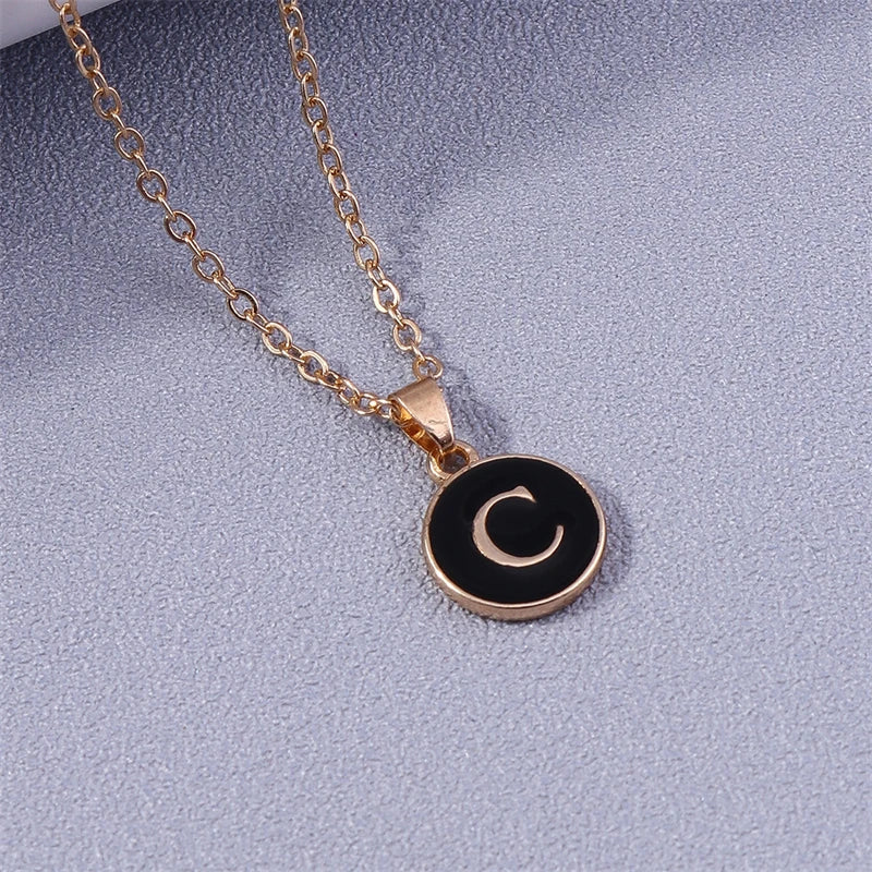 Collar con colgante negro inicial - letra 