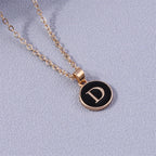 Collar con colgante negro inicial - letra 
