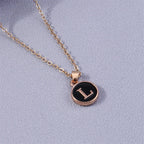 Collar con colgante negro inicial - letra 