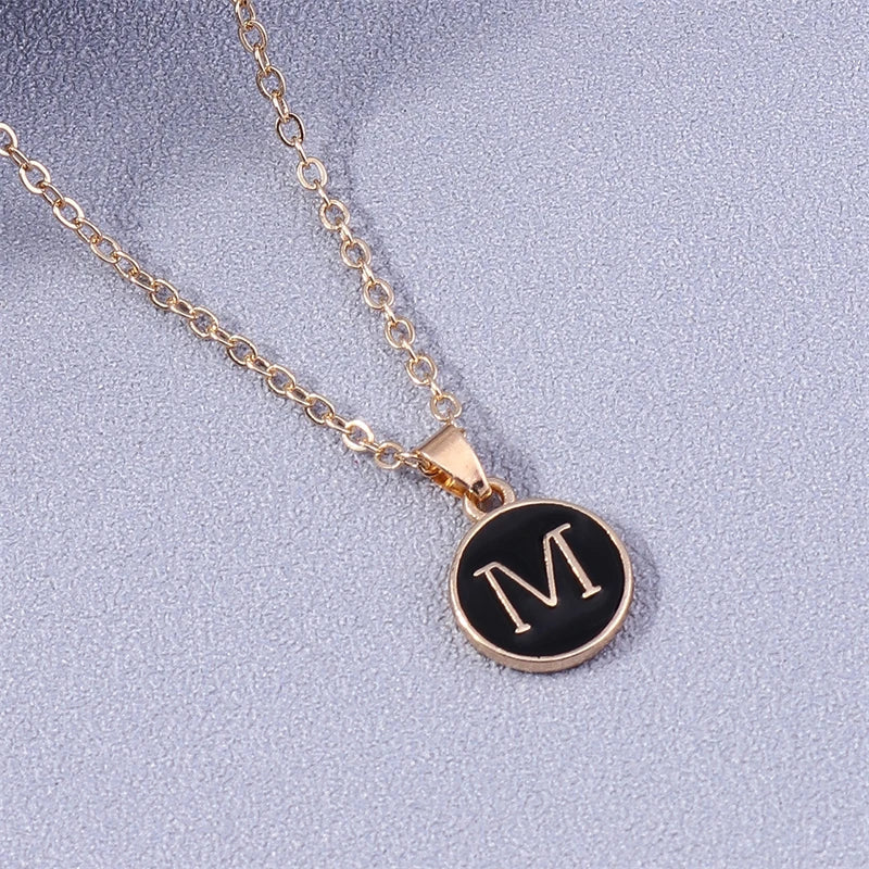 Collar con colgante negro inicial - letra 