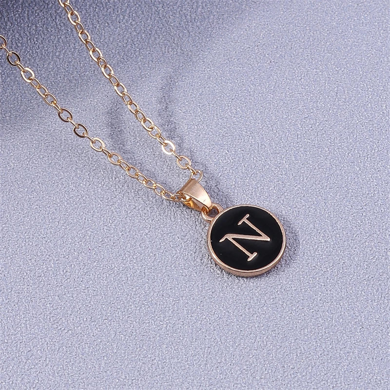 Collar con colgante negro inicial - letra 