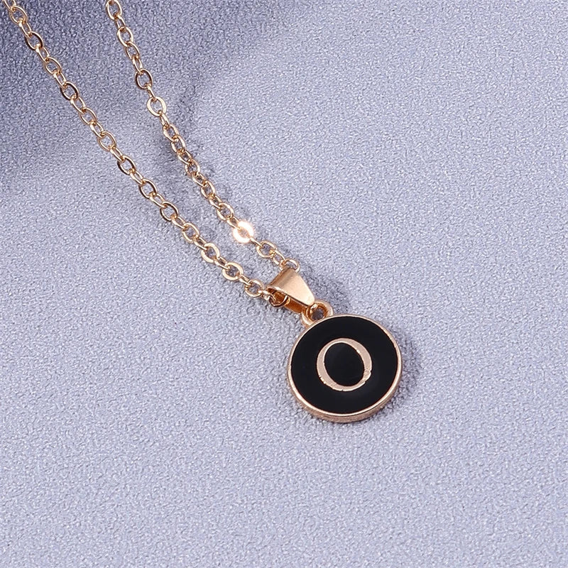 Collar con colgante negro inicial - letra 
