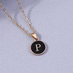 Collar con colgante negro inicial - letra 