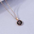 Collar con colgante negro inicial - letra 