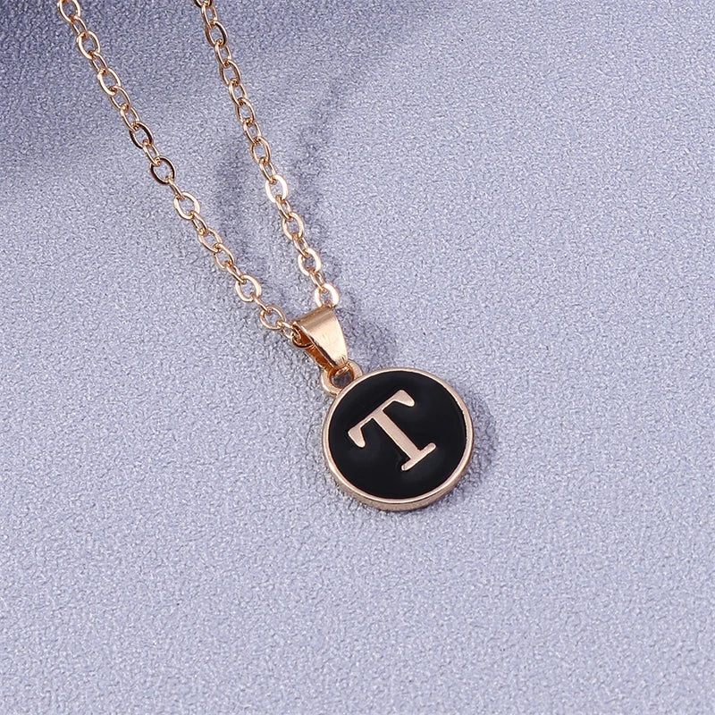 Collar con colgante negro inicial - letra 