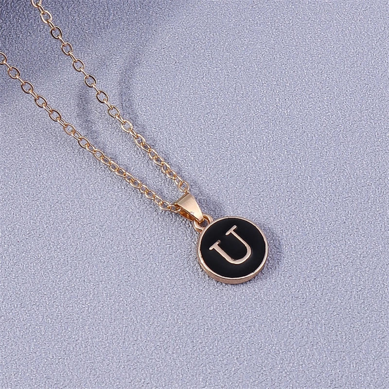 Collar con colgante negro inicial - letra 