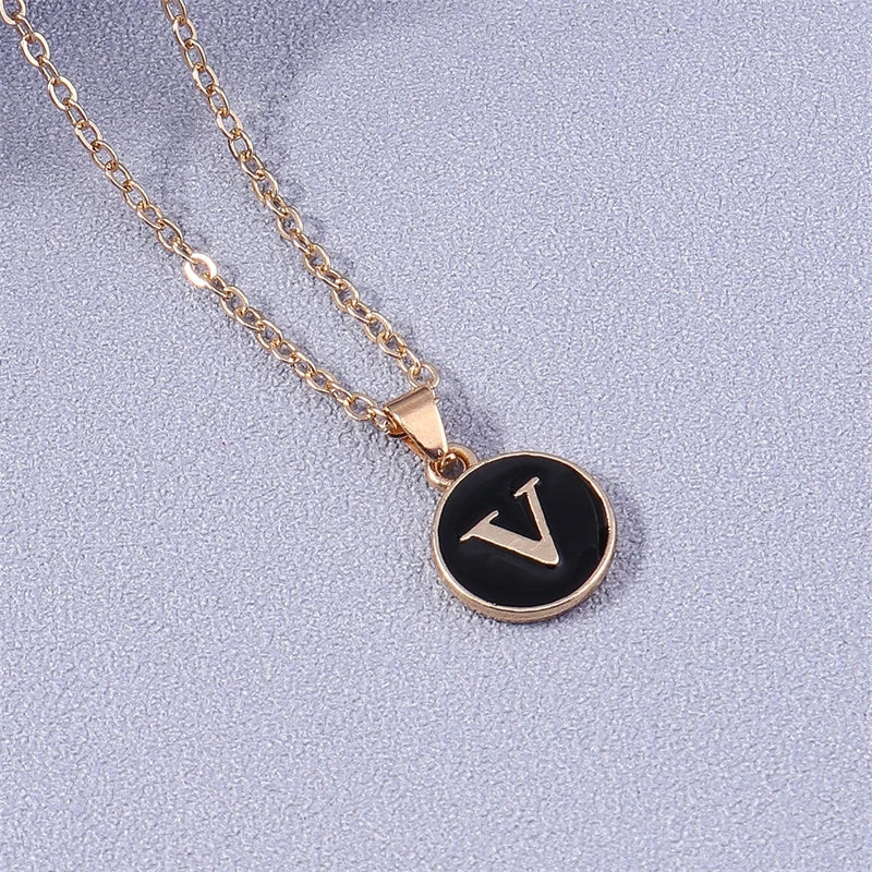 Collar con colgante negro inicial - letra 