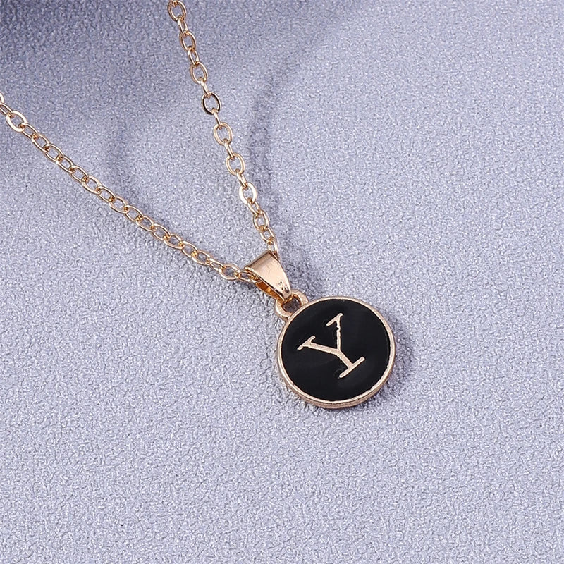 Collar con colgante negro inicial - letra 