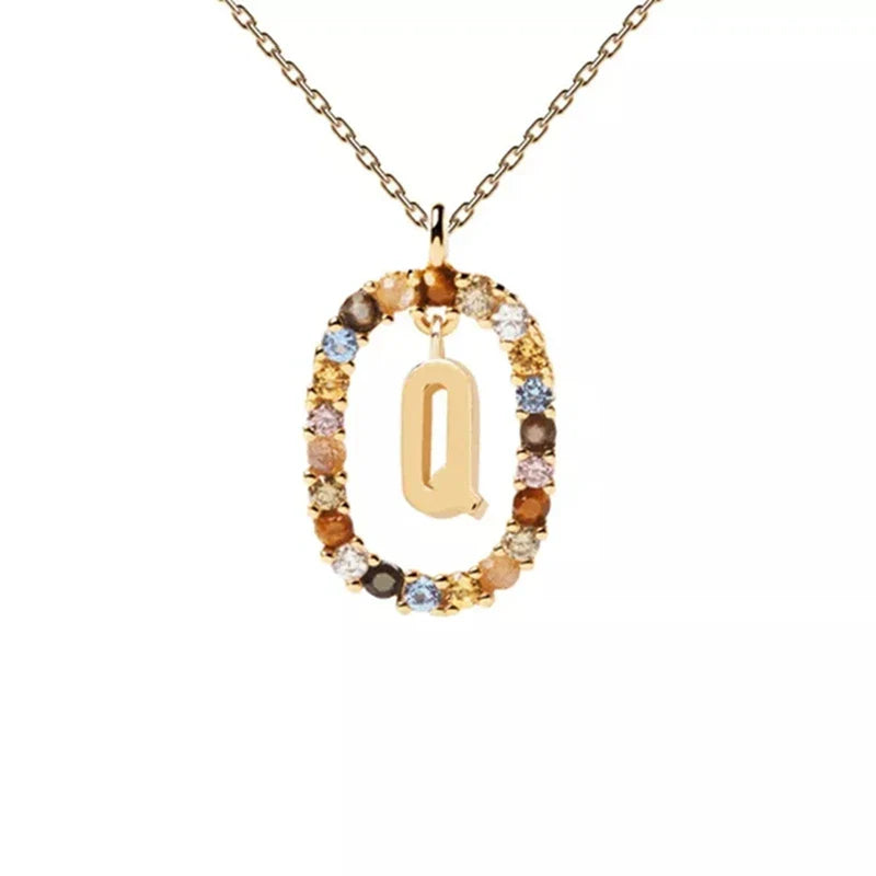 Collier avec pendentif ovale initiale q