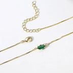 Collier avec pendentif pierre de naissance en forme d'oeil