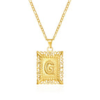 Collar con colgante rectangular con inicial - letra 