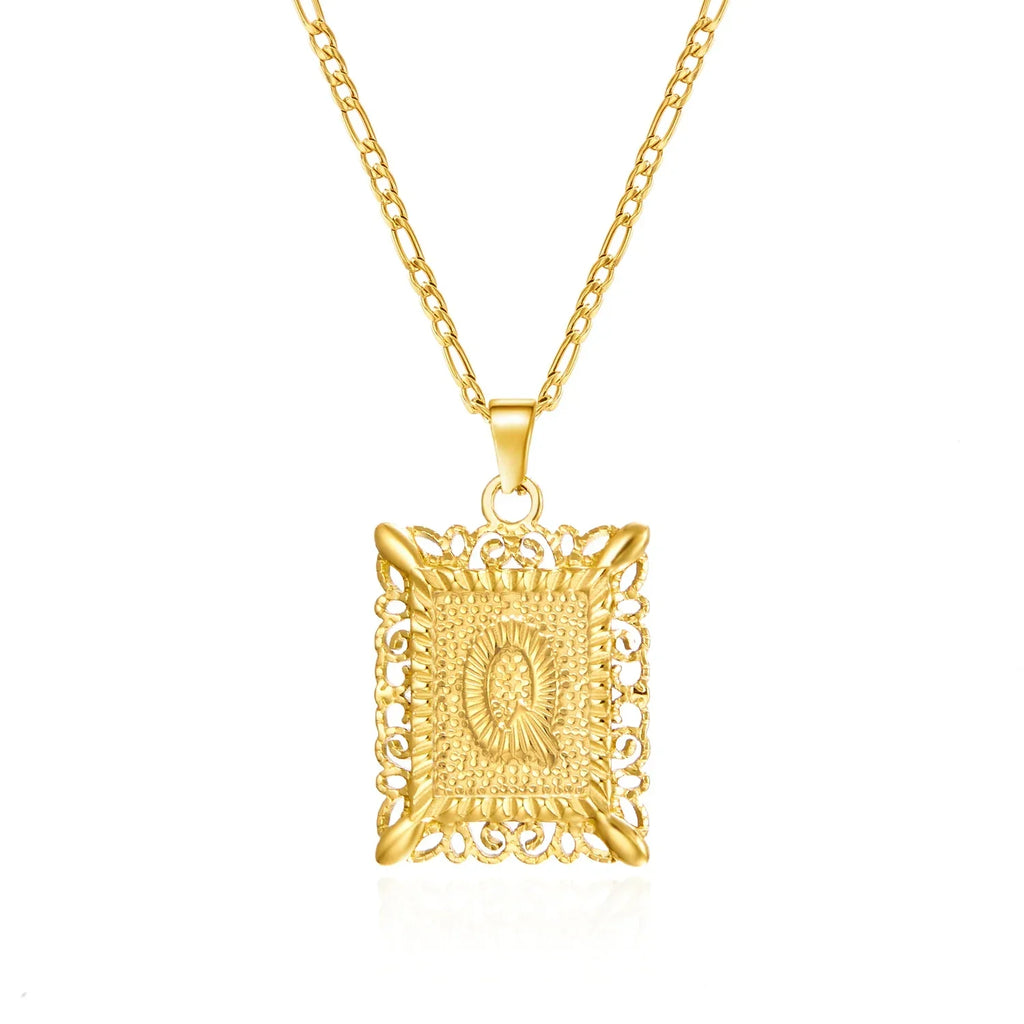 Collier avec pendentif rectangulaire initiale q