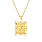Collar con colgante rectangular con inicial - letra 