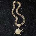 Collier avec Pendentif Requin en Strass or