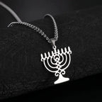 Collier avec pendentif symbolique juif Menorah
