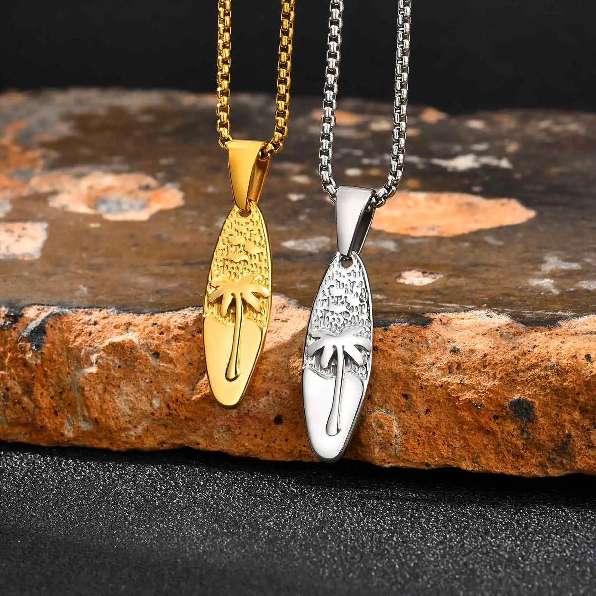 Necklace with small palm tree and sea pendant