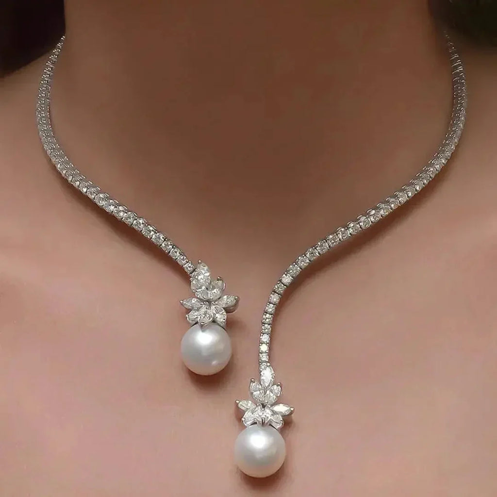 Elegant shiny necklace with beads
