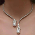 Elegant shiny necklace with beads