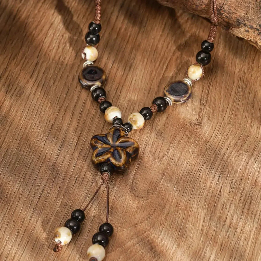 Collier en Perles avec Pendentif Fleur marron