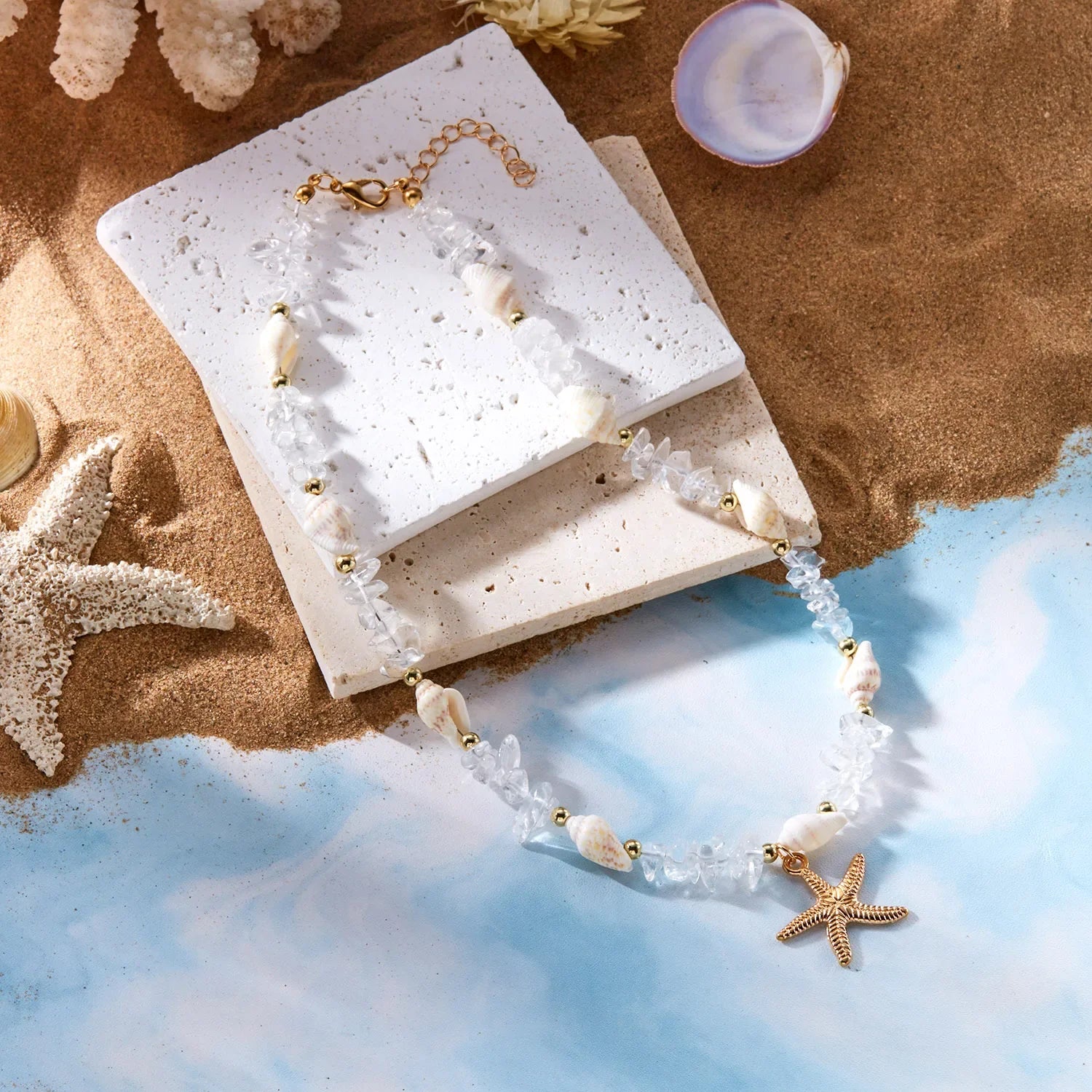 Collier et son pendentif coquillage pour femme cristal