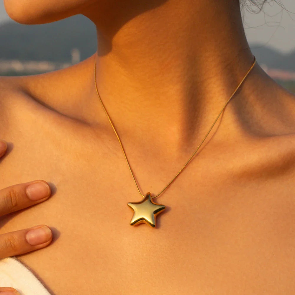 Collar de mujer con colgante de estrella oro